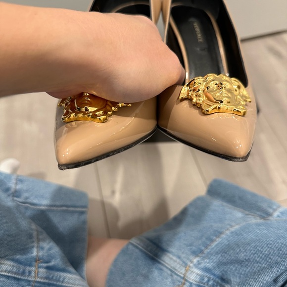 Authentic Versace Medusa heels - Picture 3 of 9